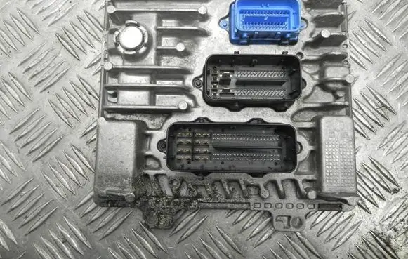 Opel Astra J Engine control unit/module 55484738