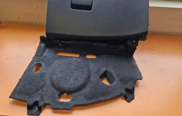 Opel Zafira C Glove box 1130242X 13296330