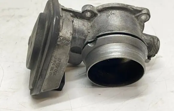 BMW 1 E81 E87 Throttle valve 7804384 B70370524