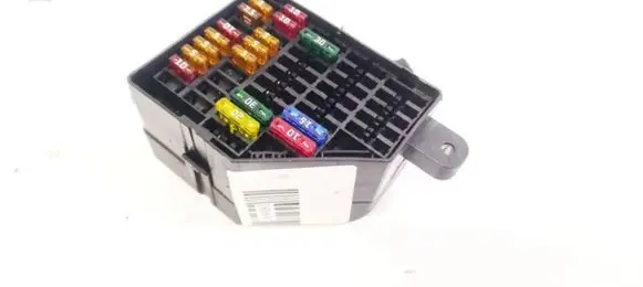 Volkswagen PASSAT B6 Fuse box set