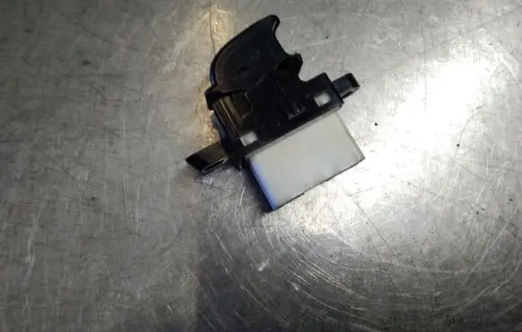 Mazda 6 Electric window control switch