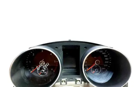 Volkswagen Golf VI Speedometer (instrument cluster) 5K0920860J