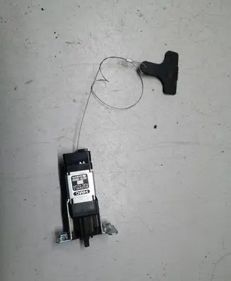 Hyundai Santa Fe Fuel tank cap lock 957202B000