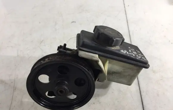 Ford Mondeo Mk III Power steering pump 1S7C3R700AC