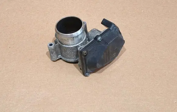 Volkswagen PASSAT B7 Throttle valve A2C31762900