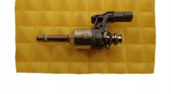 Audi A8 S8 D4 4H Fuel injector 07P906036B