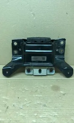 Volkswagen Golf VII Engine mount bracket 5Q0199555R