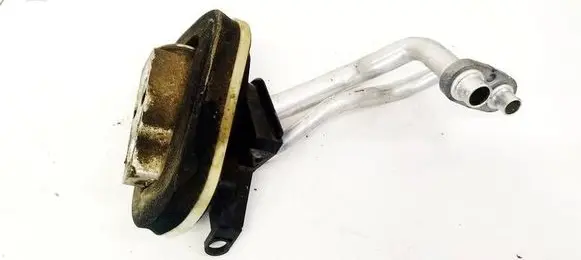 Engine coolant pipe/hose