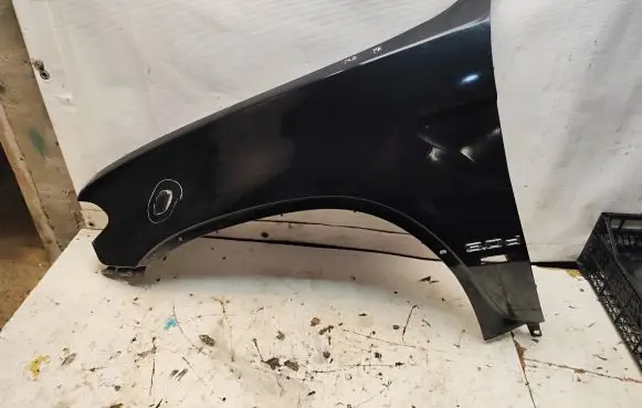 BMW X5 E53 Fender