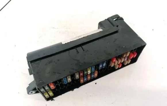 Volkswagen Touran I Fuse box set 1T1970012 1T1970039