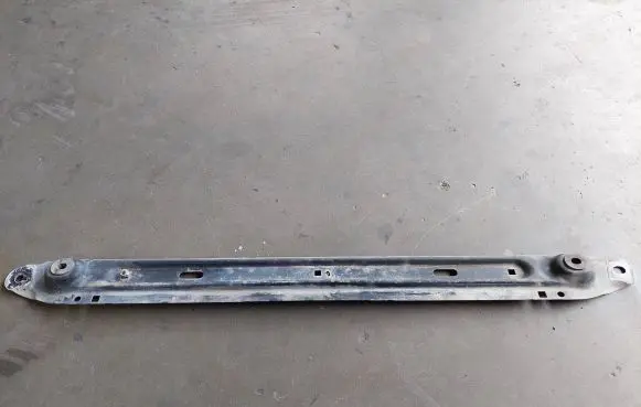 Citroen C4 I Picasso Bottom radiator support slam panel 