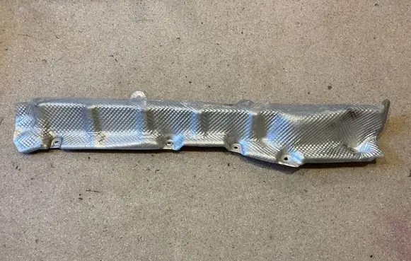Porsche Macan (95B) Exhaust heat shield 95B825757C
