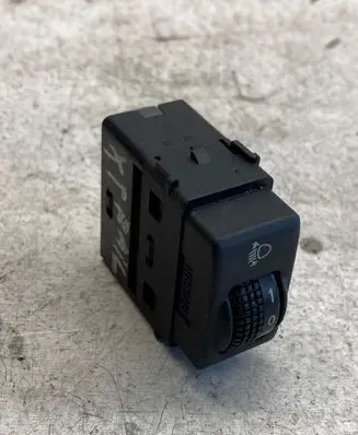 Nissan X-Trail T30 Headlight level height control switch