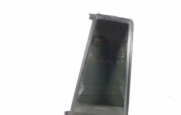 Mercedes-Benz GL X164 Rear vent window glass A1647301355