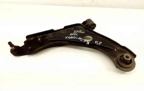 Opel Grandland X Front lower control arm/wishbone 98138523