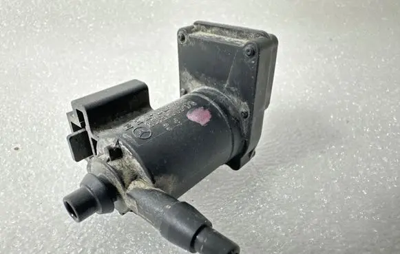 Mercedes-Benz CLK A209 C209 Turbo solenoid valve A2038000178