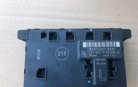 Mercedes-Benz C W203 Door control unit/module 2038201585
