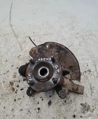 KIA Carens I Front wheel hub