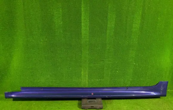 Toyota Yaris XP210 Sill/side skirt trim 