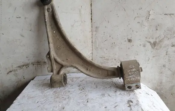 Opel Astra J Front lower control arm/wishbone