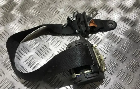 Ford Focus Front seatbelt 560626601 5606311121b