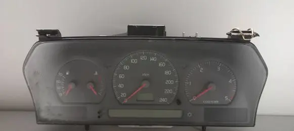 Volvo S70 V70 V70 XC Speedometer (instrument cluster) 9168386 69794700T
