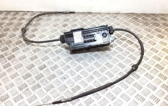 BMW X6 F16 Hand brake control module 6882007