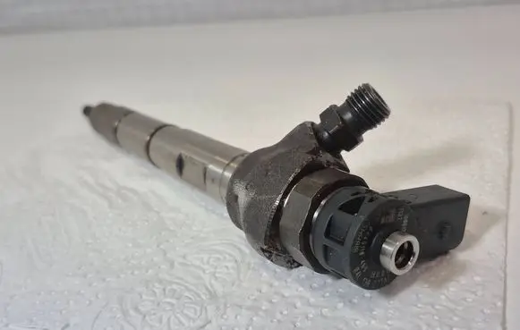 Skoda Superb B8 (3V) Fuel injector 04L10277AC 0445116469