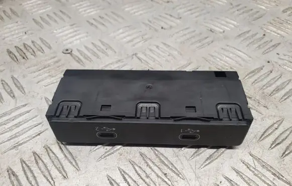 Audi Q8 USB socket connector 4N1035736