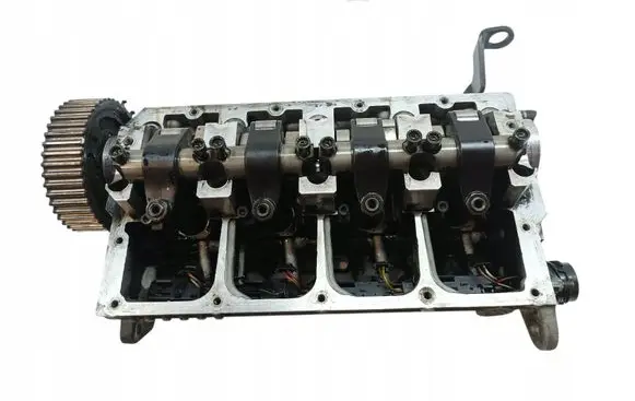 Volkswagen PASSAT B5.5 Engine head 038103373R