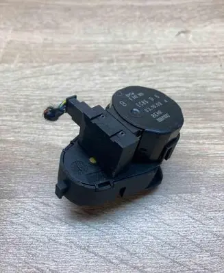 BMW 5 E60 E61 Air flap motor/actuator 6942989 ECB696 WITHPLUG