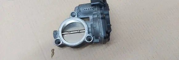BMW X1 F48 F49 Throttle valve 7618838