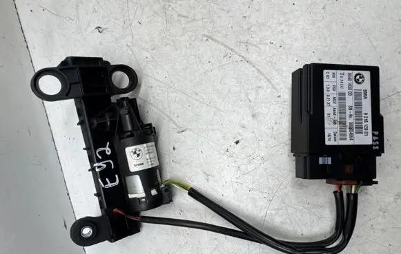 BMW 3 E92 E93 Seat belt adjustment motor 9165378 72119165378 9216128