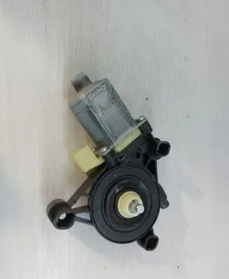 Audi A4 S4 B9 8W Front door window regulator motor 8W0959802