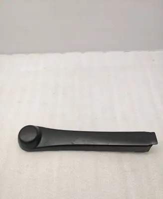 Front wiper blade arm