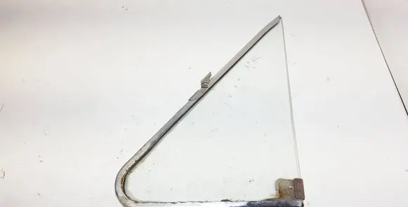 Lada Niva Front vent window/glass (coupe) 