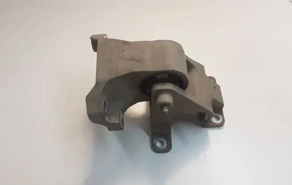 MG MG5 II Engine mount bracket 10758188