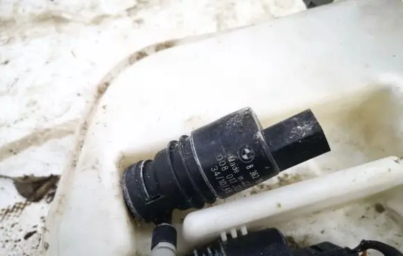 BMW X5 E70 Windscreen/windshield washer pump 8362154