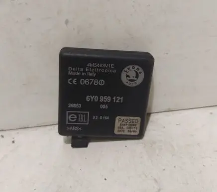 Skoda Fabia Mk1 (6Y) Alarm control unit/module 6Y0959121 4M5463Y1E