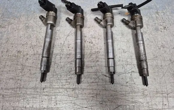Mercedes-Benz E W211 Fuel injector A6110701187