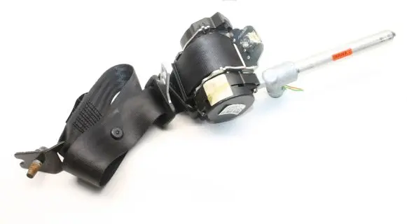Volvo V70 Rear seatbelt 39859392