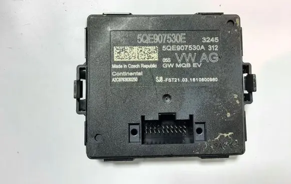 Volkswagen Golf VII Gateway control module 5QE907530A 5QE907530E