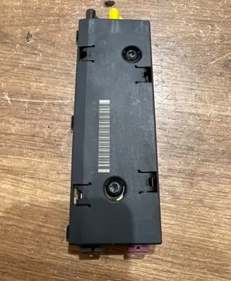 BMW 1 E81 E87 Aerial antenna amplifier 4142335 140704 10819610