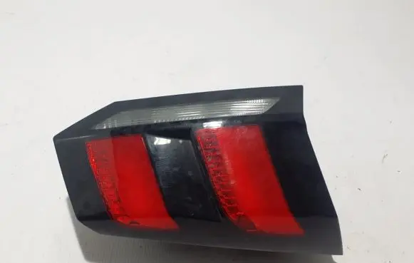 Peugeot 5008 Tailgate rear/tail lights 9811027880