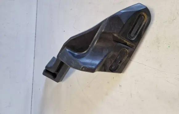 Citroen C4 III e-C4 Front bumper mounting bracket 9833020680