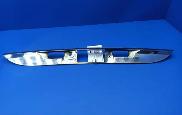 Mercedes-Benz E W211 Tailgate trim A2117400493