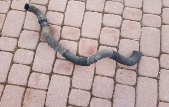 Air intake hose/pipe