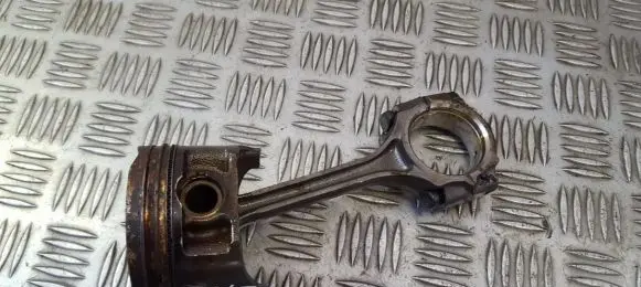 Suzuki Swift I Piston with connecting rod 70hh 70h-h