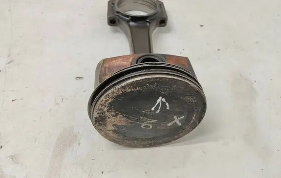Dodge RAM Piston with connecting rod T5C142