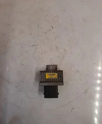 Renault Master III Glow plug pre-heat relay 8200859243